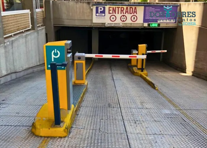 Dos Torres Bilbo Puerta Del Carmen Apartman